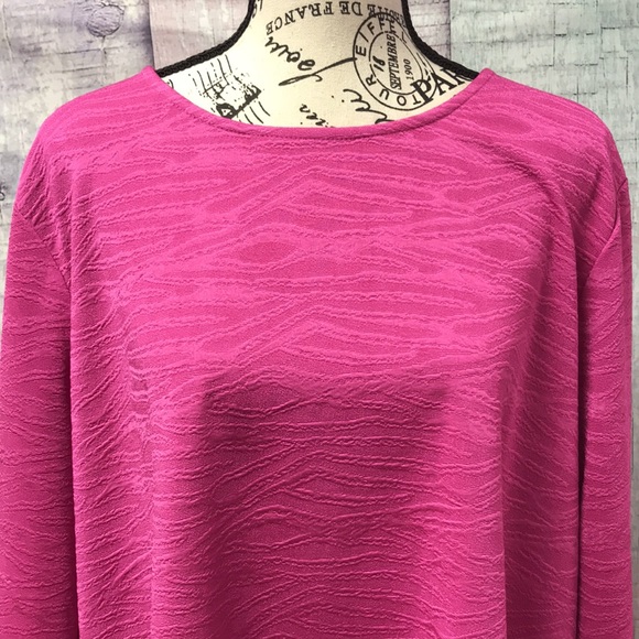 - Woman’s Ellen Tracy long sleeve top. Size is M. - Picture 3 of 11